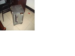 【緊急清倉】查封辦公設備全套低價拋售，含電腦桌椅、打印機、復印機等，支持維修服務